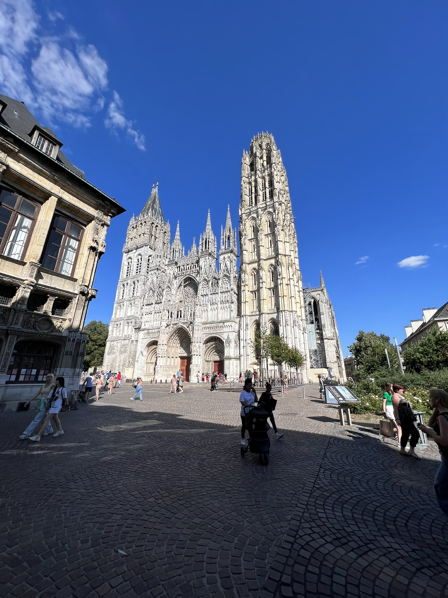 Cattedrale di Notre-Dame a Rouen durante on the road tra normandia e bretagna