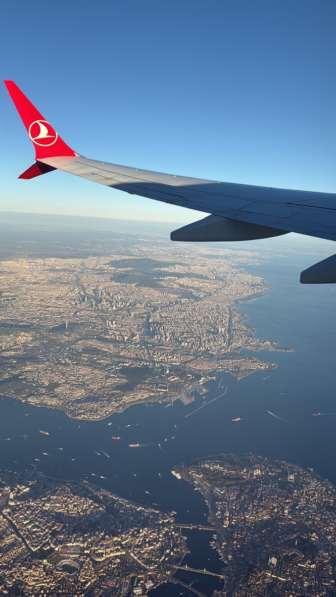 Istanbul dall'aereo, da una parte asia dall'altra Europa